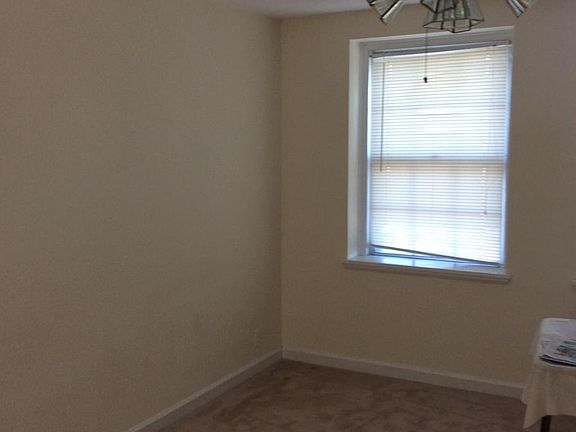 4th image of 2919 S Buchanan St APT C2