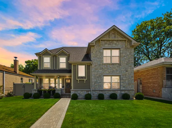 8051 N Oketo Ave, Niles, IL 60714