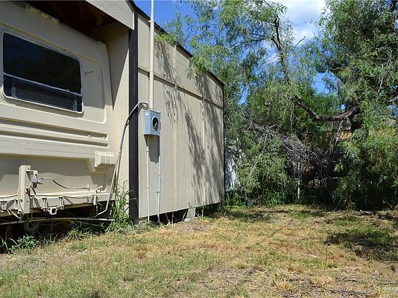 3rd image of 732 Redbird Ln