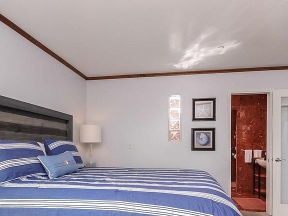 4th image of 4465 Ocean Blvd #75