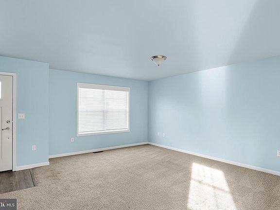 3rd image of 861 Gregs Dr