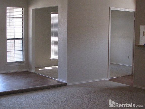 5th image of 1025 Baxter Dr