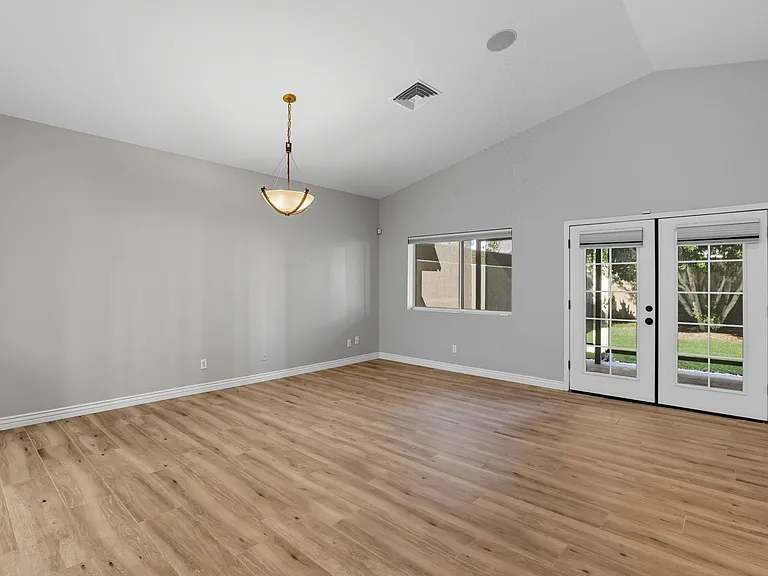 6326 N 14th Pl — Photo 17