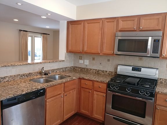 4th image of 7524 Sheridan Dr