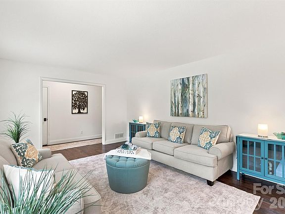 5th image of 1002 Leewood Dr