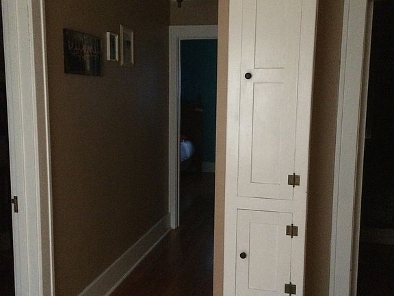 2nd image of 513 E 9th St