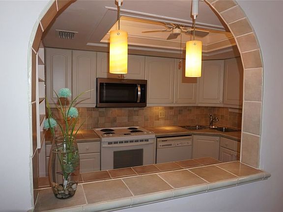 5th image of 5220 Brittany Dr S APT 1307