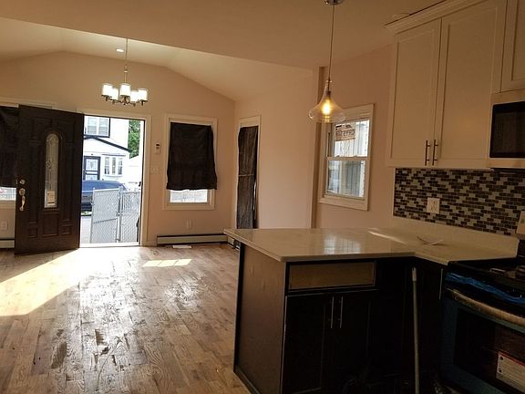3rd image of 11519 146th St