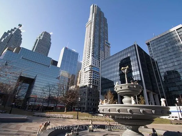 88 Scott St #713, Toronto, ON M5E 0A9