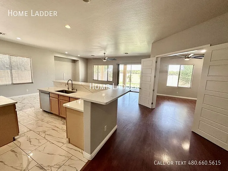 244 W Merrill Ave — Photo 10