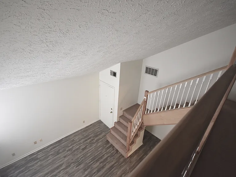 Waveland Place Apartments — Photo 60