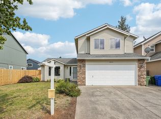 18424 Van Fleet Ave, Sandy, OR 97055