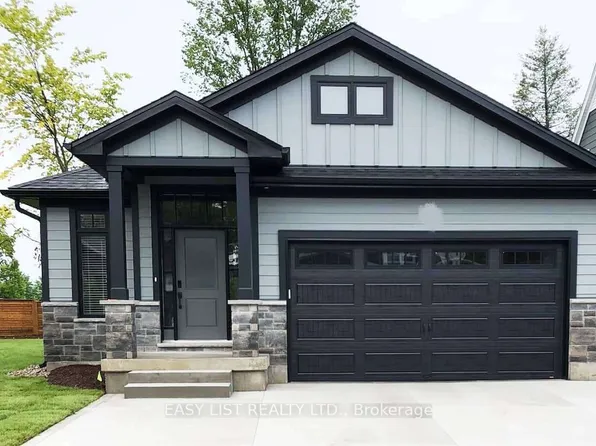 2 Creek Side Pl, Lambton Shores, ON N0M 1T0