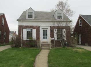 15401 Sprenger Ave, Eastpointe, MI 48021
