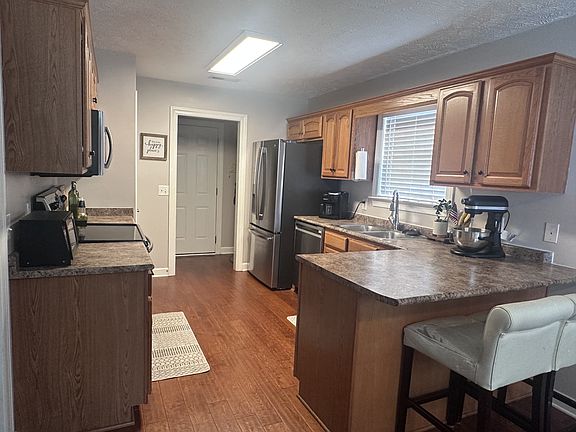 4th image of 1101 Pinnacle Hills Dr
