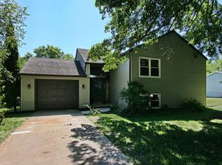 180 Heritage Dr, North Liberty, IA 52317