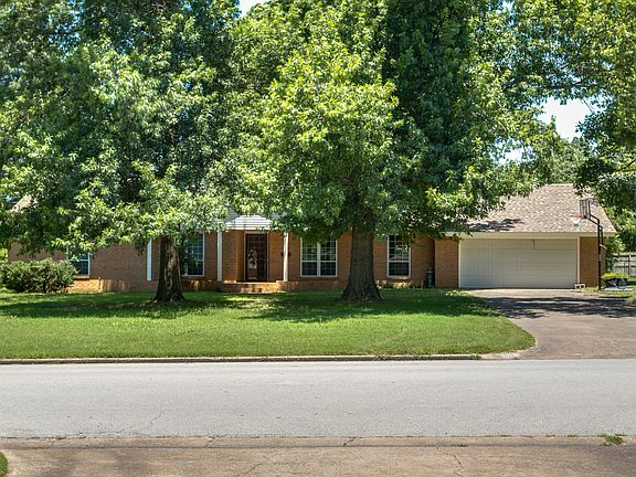 Centrally located in S-dale