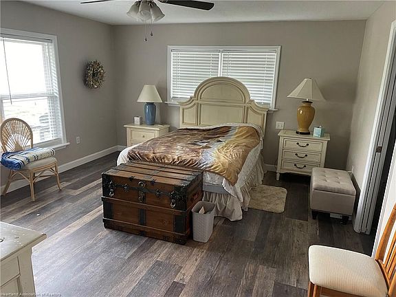 4th image of 557 Highlands Lake Dr