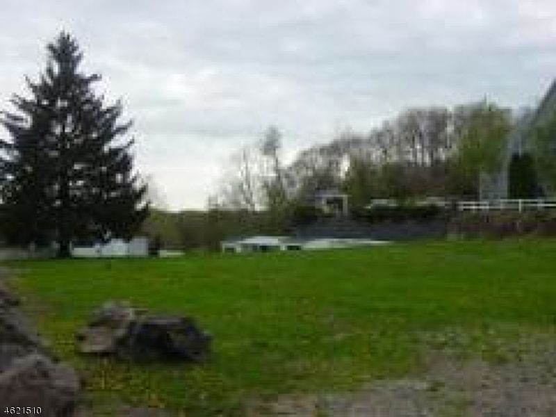 2nd image of 60 Mountain Ave