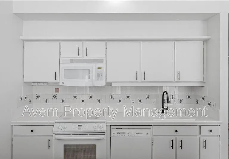 4 Touchstone Dr #133 — Photo 2