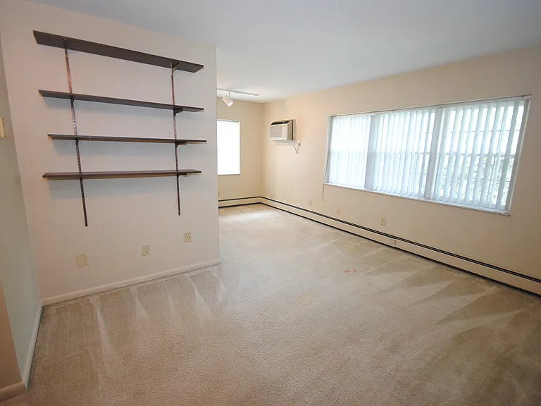 512 N Ashley St — Photo 19