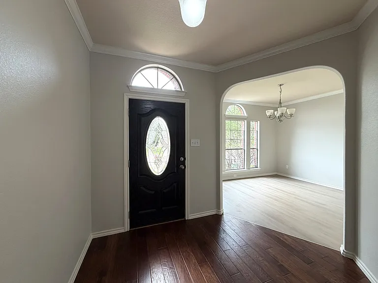 2105 Laurel Forest Dr — Photo 3