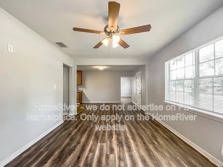 4523 Dolphin Dr — Photo 7