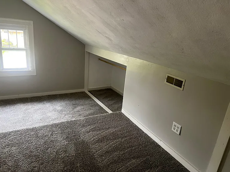 945 Cecil Ave — Photo 25