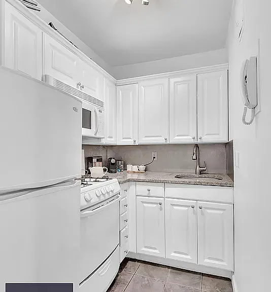 220 E 67th St #4B — Photo 5