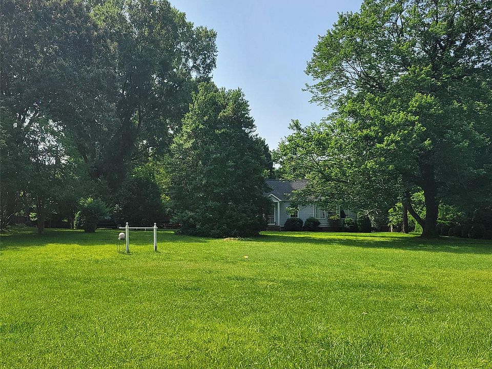2nd image of 6908 Alexander Rd