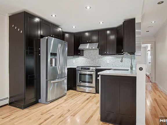 5th image of 124 Mercer Street