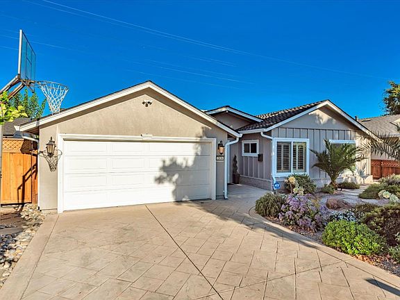 2nd image of 2838 La Jolla Ave