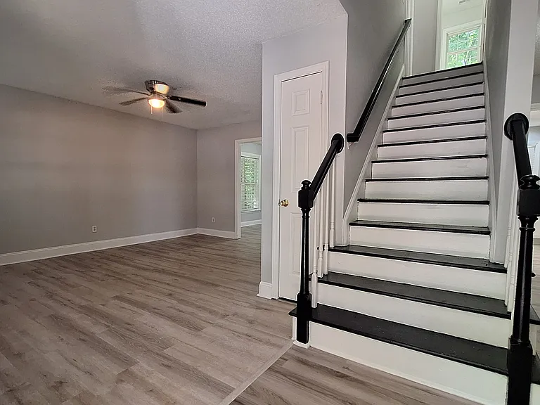2811 Sparger Rd — Photo 7