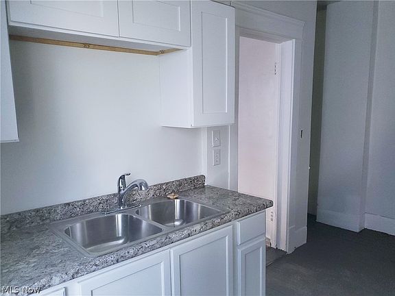 4th image of 3079-3081 W 106th St
