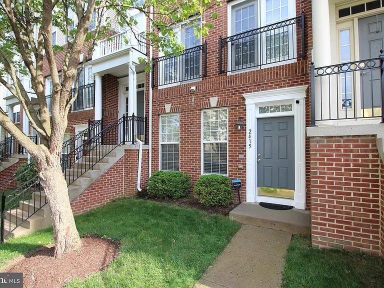 2415 Rainswood Ln — Photo 1