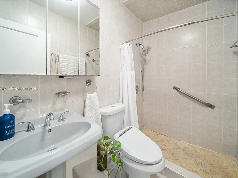 2421 SW 26th Ln — Photo 22