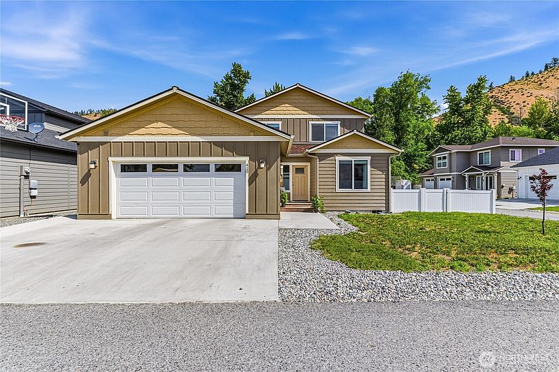 3rd image of 410 Riverside Meadow