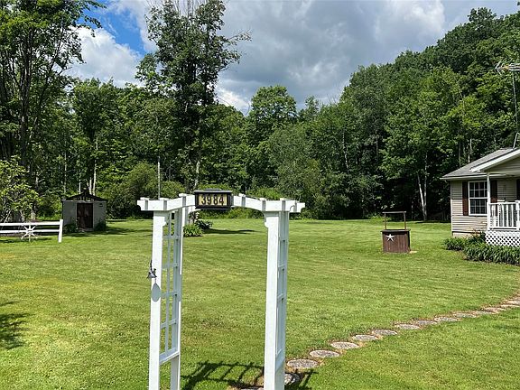 2nd image of 3984 Savannah Ln