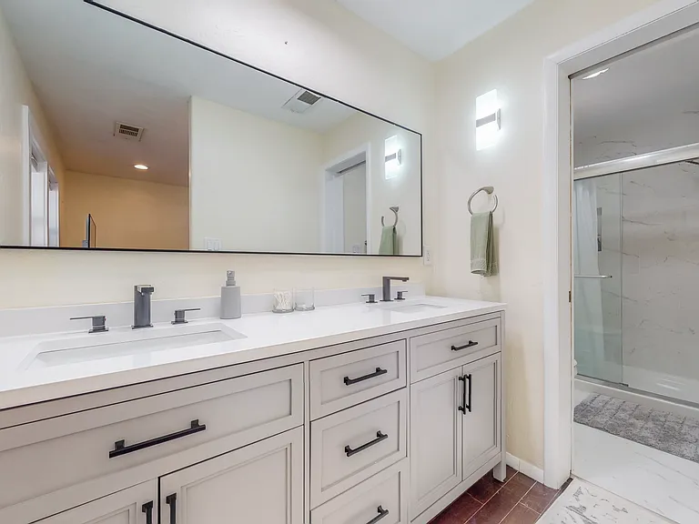2810 Carolina St NE — Photo 11