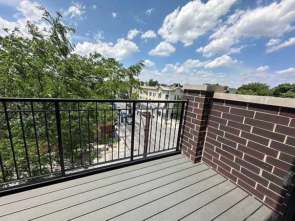 2nd image of 6354 N Glenwood Ave #2N
