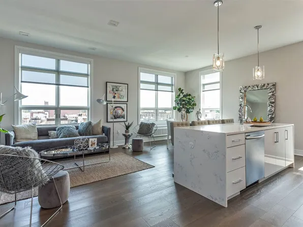 119 Peter Street image 1 of 15