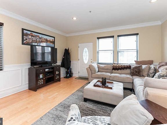 5th image of 1348 E Hewson St