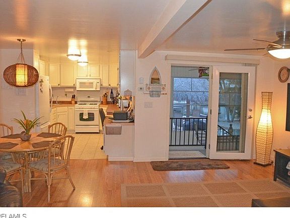 4th image of 85 Emily Ln