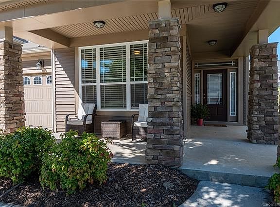 2nd image of 119 Tulip Dr #256