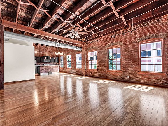 3rd image of 211 S Market Ave #Ub-209