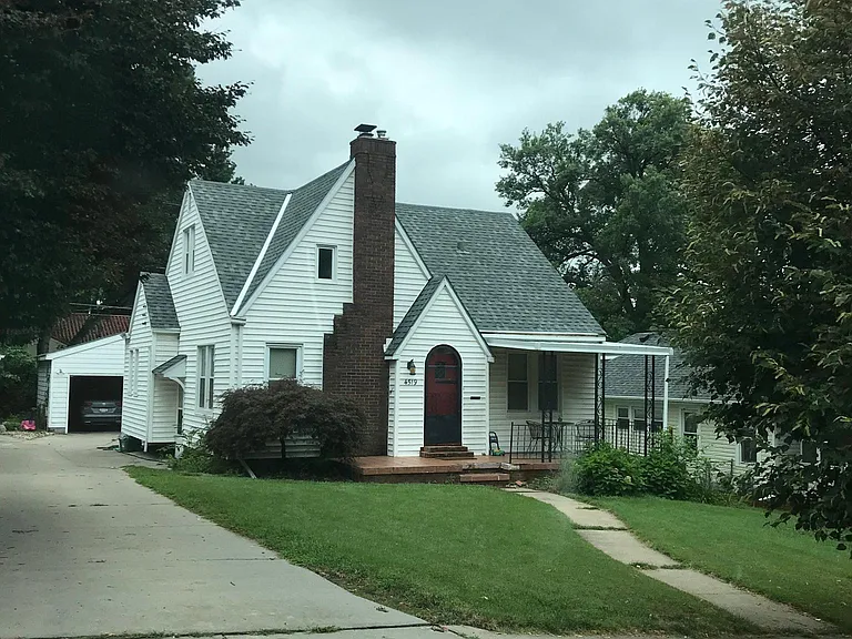 4519 Woolworth Ave — Photo 1