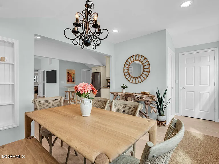 301 W Kupper Dr — Photo 6