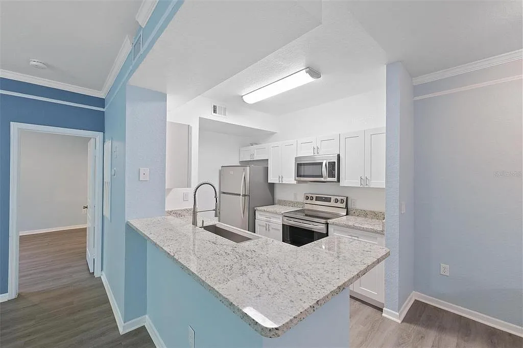 2 bed, 2.0 bath, 1032 sqft, $1,650 — Photo 4