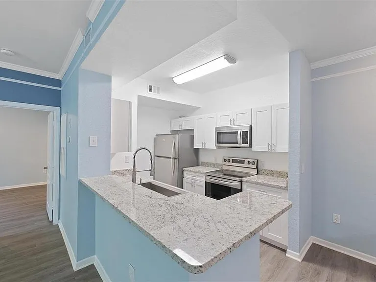 17110 Carrington Park Dr #832 — Photo 4