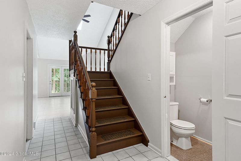 4th image of 4009 Chaucer Place